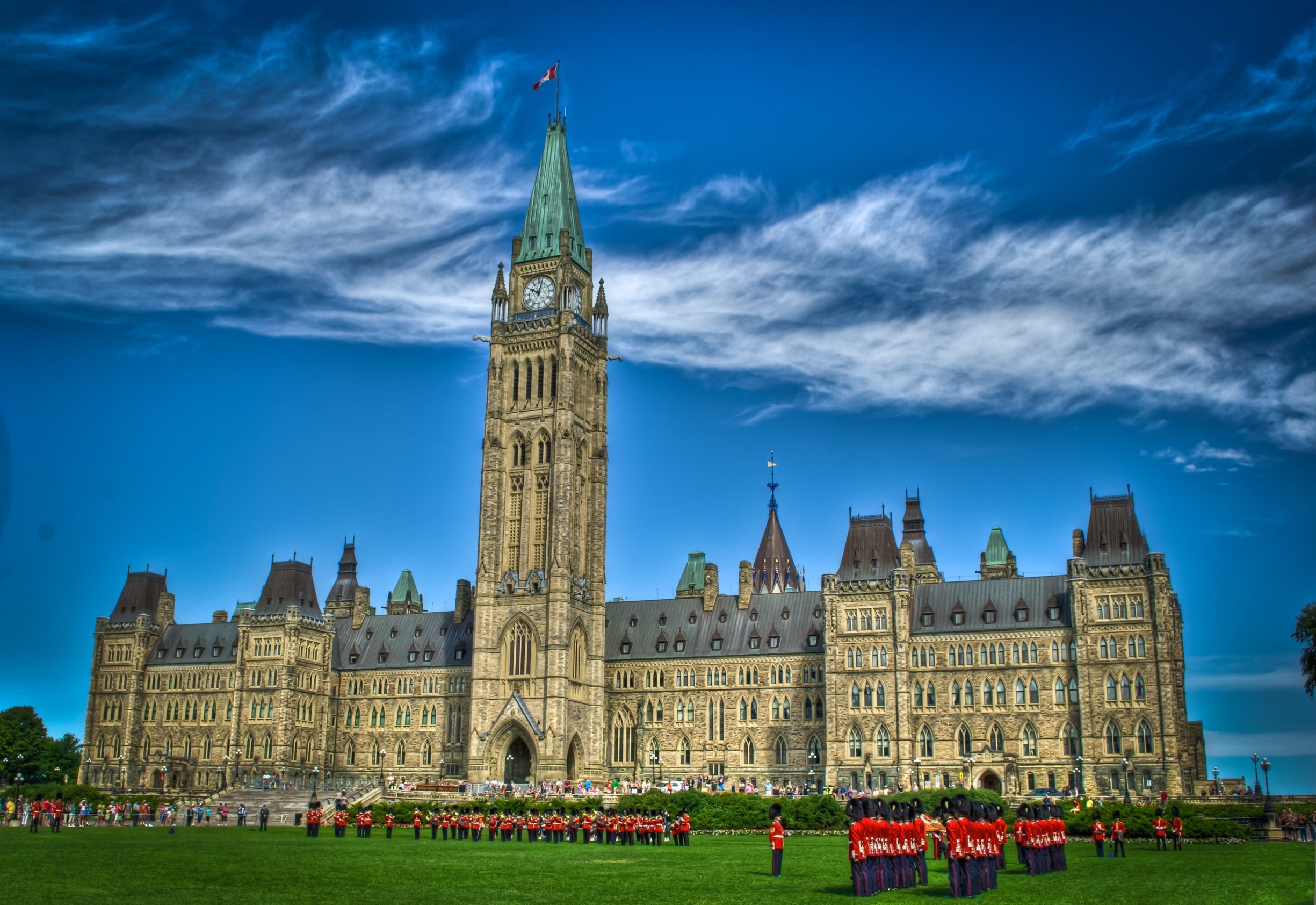 Discover Ottawa with Gray Line: Canada’s Capital at Your Own Pace