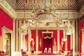 Royal London Tour including Buckingham Palace, Changing of the Guard & Free Snack Pack