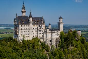 Neuschwanstein & Linderhof Premium Tour - Royal Selection - Skip The Line